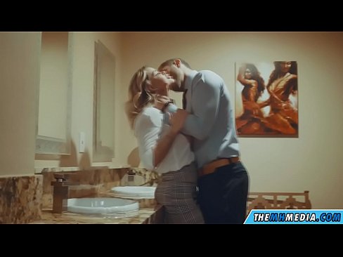 ❤️ Când o blondă cu sânii mari te seduce într-o toaletă publică ❌   at ro.ph-vassena.ru ☑
